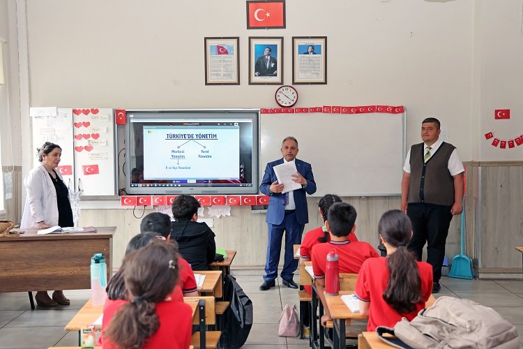 Başkan Yalçın'dan “Türkiye'de Yönetim” dersi