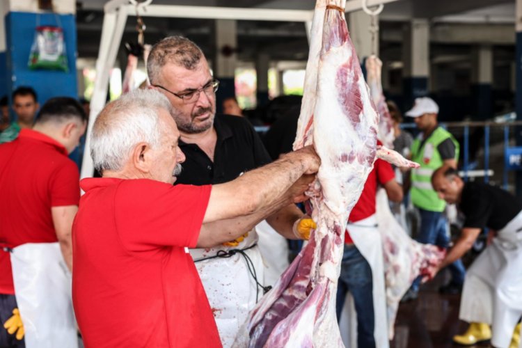 Belediyenin ücretsiz kesim hizmetine yoğun ilgi