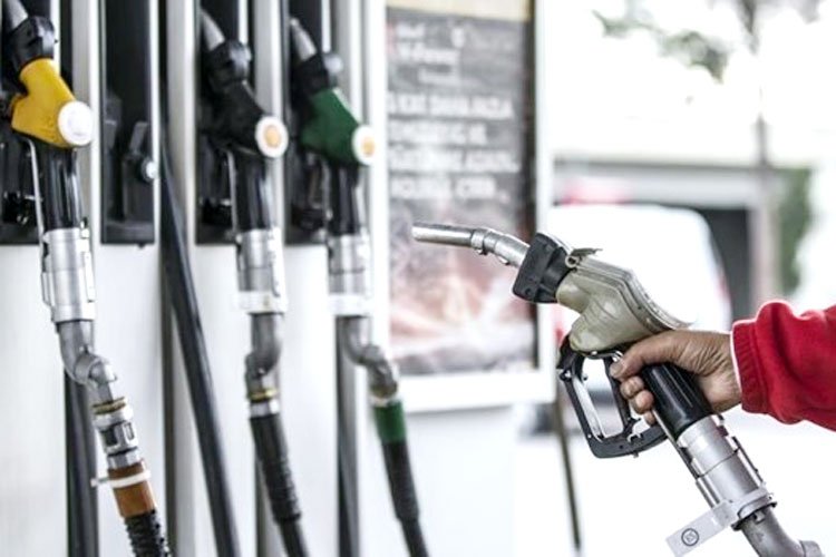 Benzine bir indirim daha geliyor!