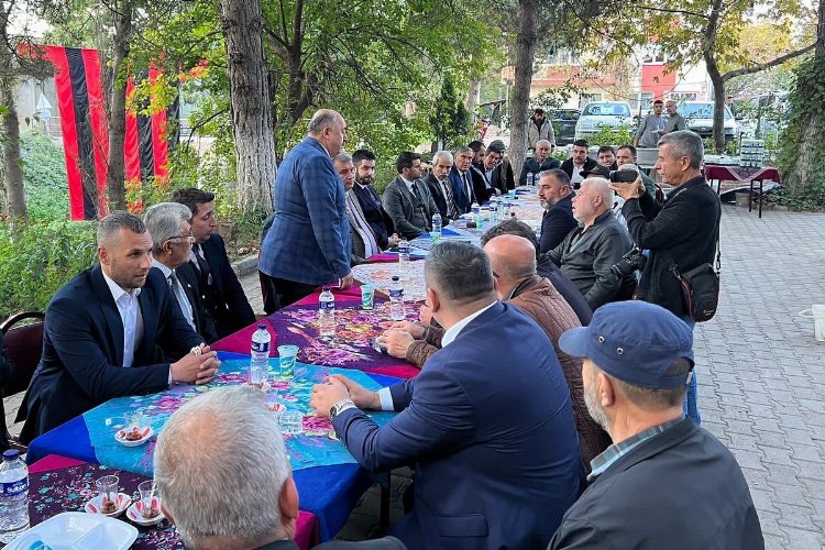 Bilecik Pazaryeri'nde MHP'den 'Köyüm Benim' ziyareti