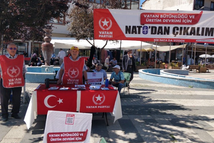 Bilecik Pazaryeri'nde Vatan'dan imza kampanyası