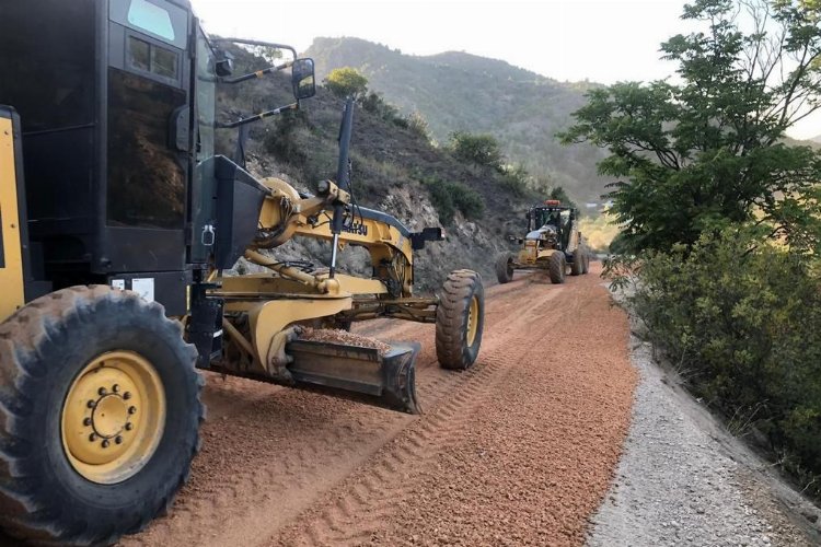 Bilecik Söğüt'te çiftçilerin sera yolları yapıldı