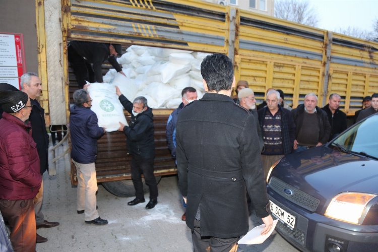 Bursa'da arıcılara arı gıdası dağıtıldı