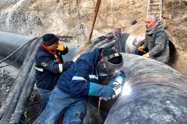 Bursa'da BUSKİ hatların deplasesi için zamanla yarıştı