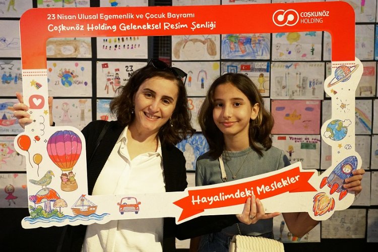 Bursa'da çocuklar hayallerindeki meslekleri resmettiler