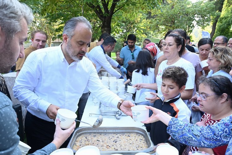 Bursa'da çölyak hastalarına glutensiz aşure