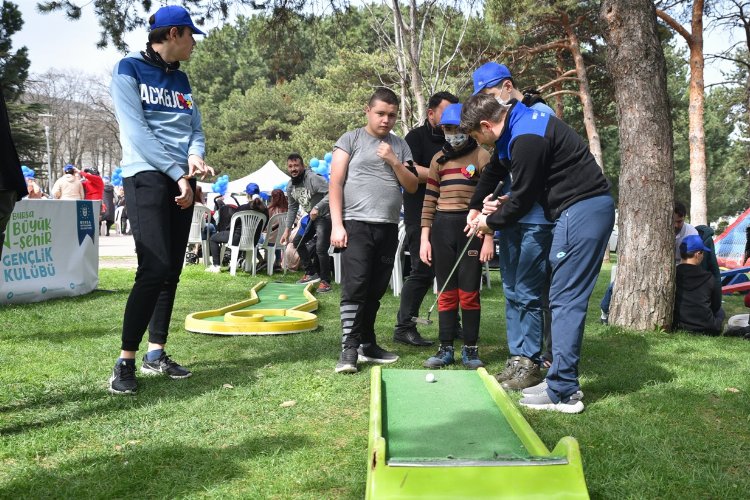 Bursa'da otizme sporlu farkındalık