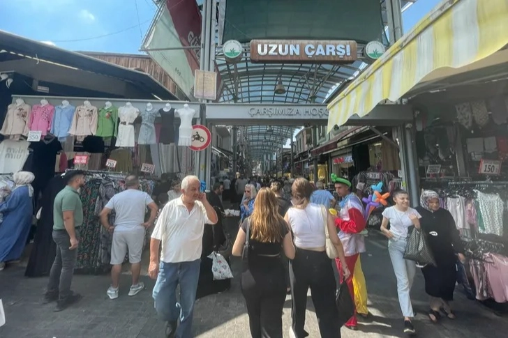 Bursa Kapalıçarşı’da sezon sonu yoğunluğu