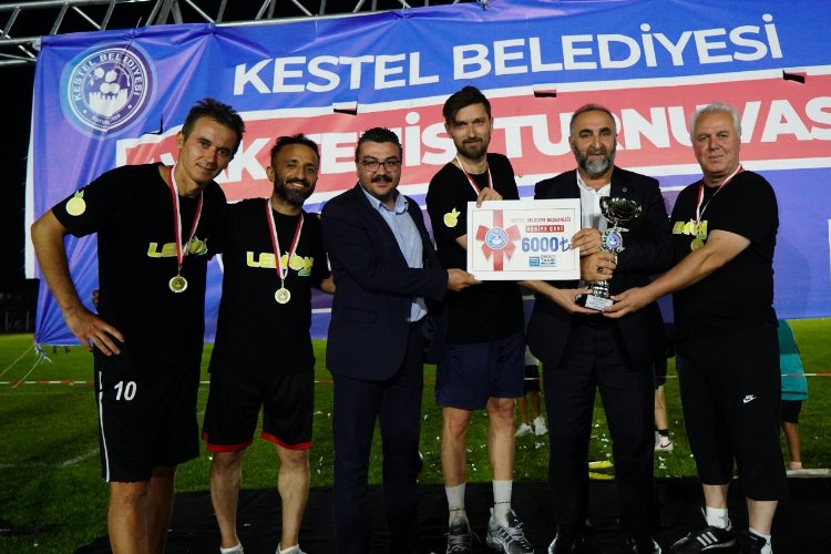 Bursa Kestel’de Ayak Tenisi'nde ödüller sahiplerini buldu