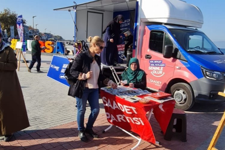 Bursa Mudanya'da 'Saadet'li kadınlardan farkındalık standı