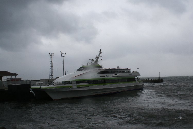 Bursa ve İstanbul'da deniz ulaşımına hava engeli