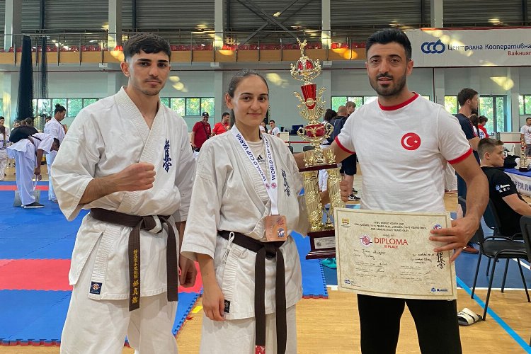 Bursa Yıldırım'da 'karate'de geleneği bozmadı