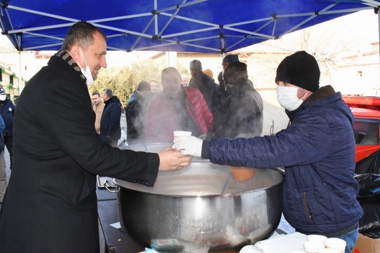 Bursa İznik'te pazar esnafının içini ısıttı