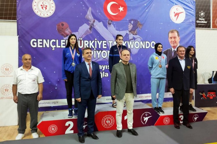 Bursalı taekwondocudan gümüş madalya