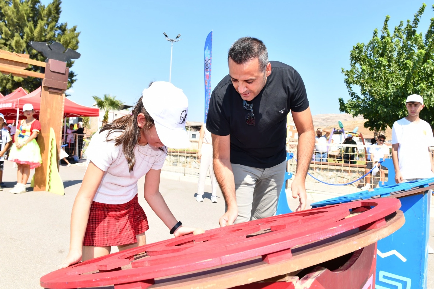 Çiğlili çocuklar gün boyu doyasıya eğlendi