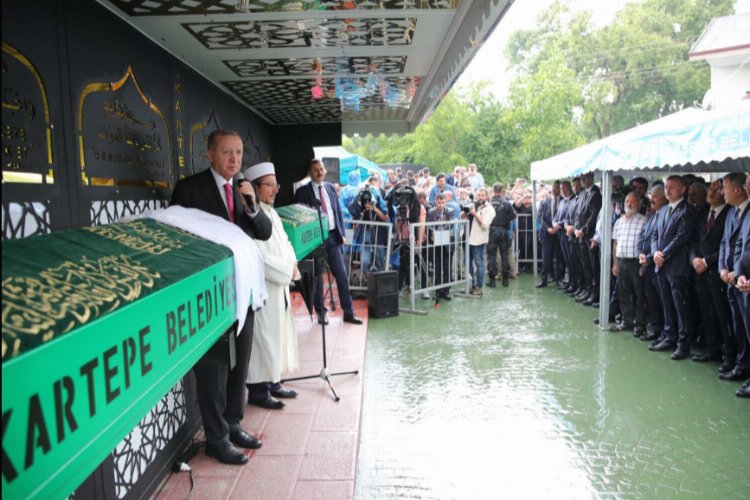 Cumhurbaşkanı Erdoğan Sude Akkuş'un cenazesine omuz verdi