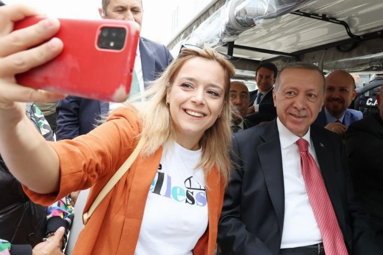 Cumhurbaşkanı Erdoğan'a İstanbul'da yoğun ilgi