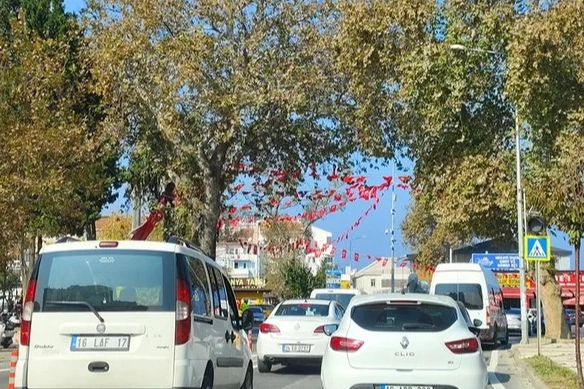 Cumhuriyet coşkusunu Mudanya'da trafik yoğunluğu oluşturdu