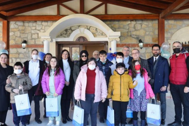 DEÜ'den anlamlı etkinlik: "Farklılıklarla Güzeliz"