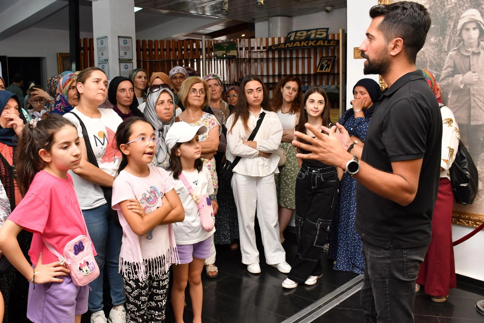 Demircili kadınlar Manisa'yı 'adım adım' gezdi