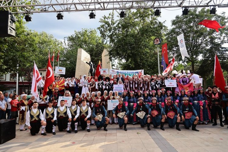 Denizli’de Halk Dansları Festivali coşkusu