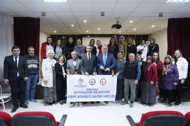 Denizli Kadın Meclisi'nde doğru beslenme ve ilaç eğitimi