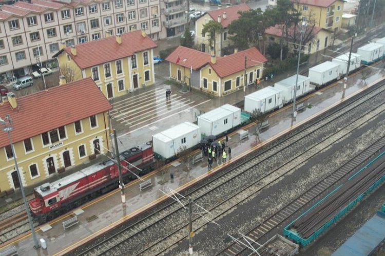 Deprem bölgesine yeni konteynerlerin sevkiyatı Bilecik'ten yapıldı