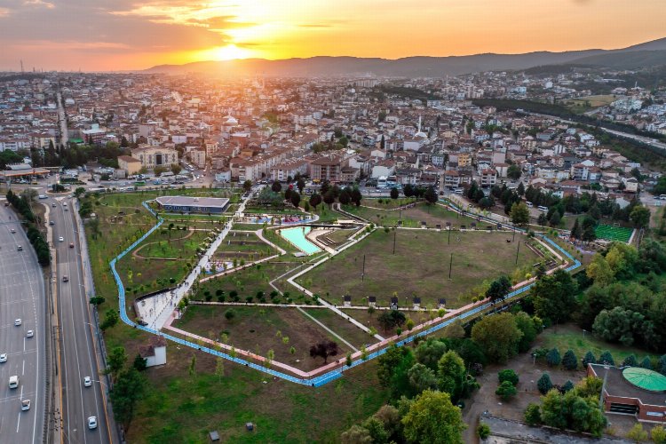 Derince Millet Bahçesi'nde temizlik çalışması