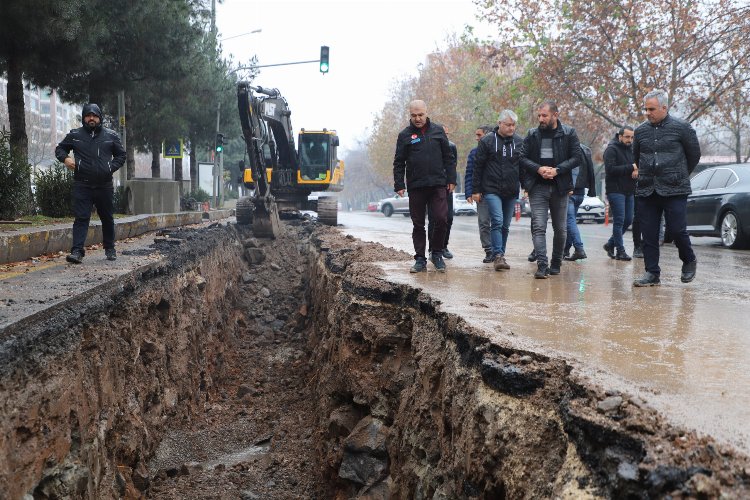 Diyarbakır Fırat Bulvarı'nda altyapı yenileniyor