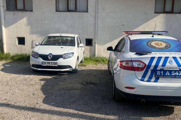 Düzce'de 'haciz yakalamalı' aracına başka plaka takan şahıs yakalandı