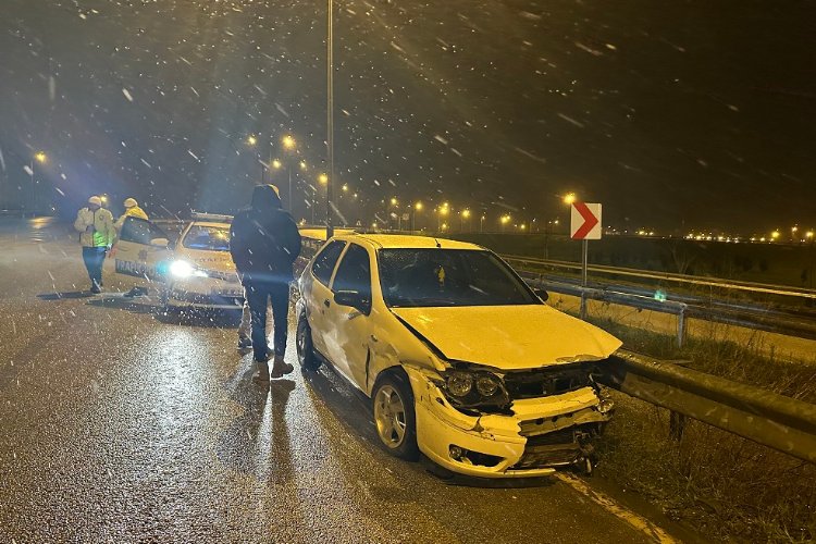 Düzce'de kaza... Sürücü aracını terkedip kaçtı!