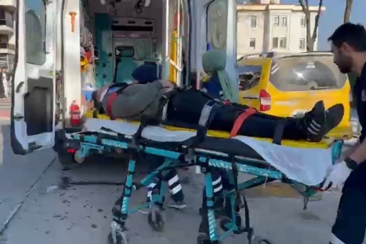 Düzce'de motorsikletle otomobil çarpıştı: 1 yaralı