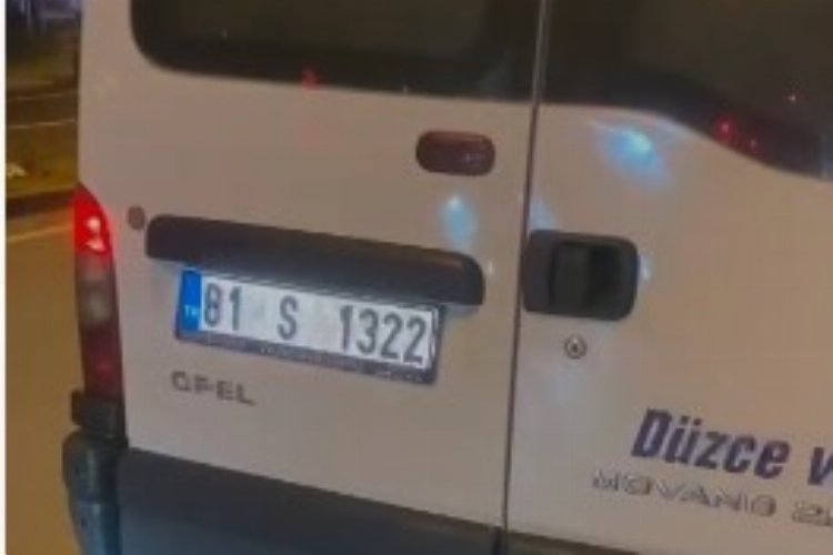 Düzce'de sahte plakalı servis aracı denetimde yakalandı