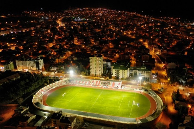 Gazi Stadyumu'nun ilk ışıkları yandı