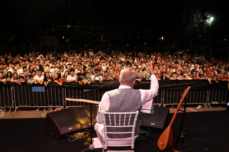 Gaziantep'te 'Aşık Veysel'e Yavuz Bingöl ile anma