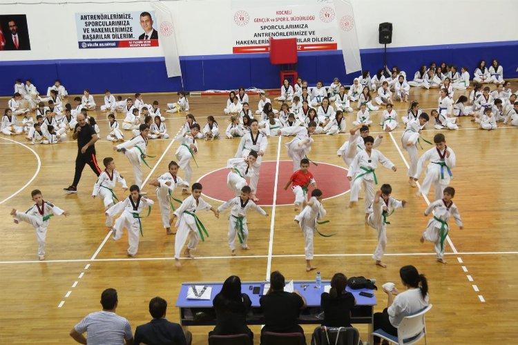 Gölcük'te taekwondo sporcuları kuşak atladı