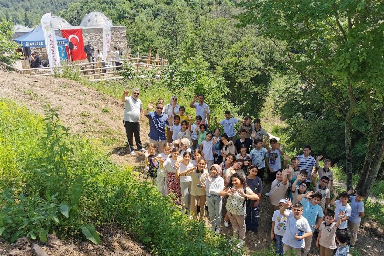 Gölcük'te tarihi hamama ziyaretçi akını