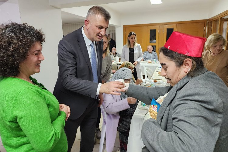 Gölcük'ün çınarları Başkan Sezer'i konuk etti