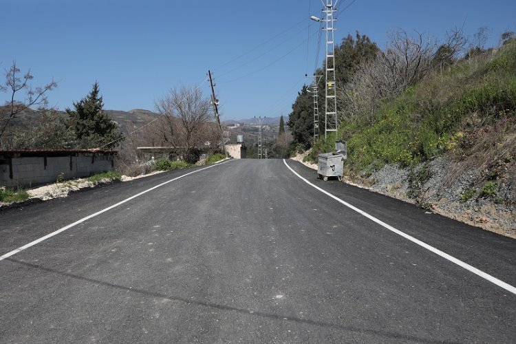 Hatay Büyükşehir'den yol onarımlarına devam