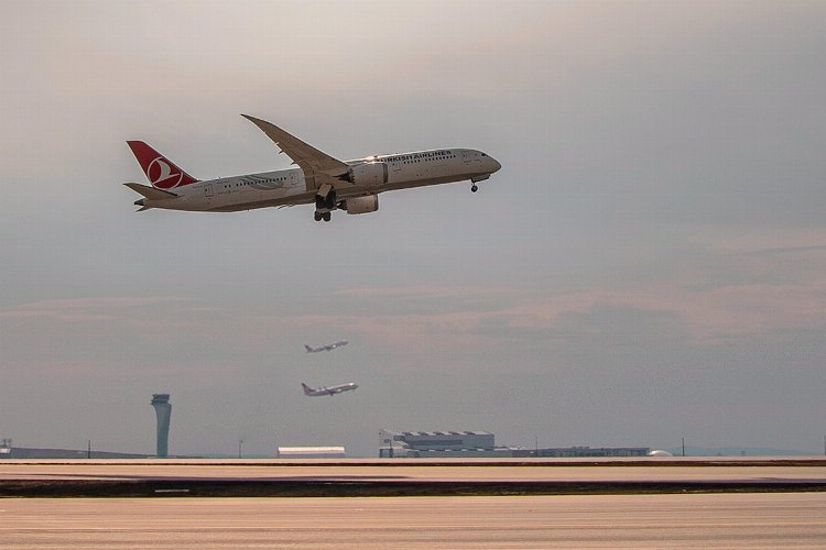 Havada Avrupa'nın üçüncüsüyüz