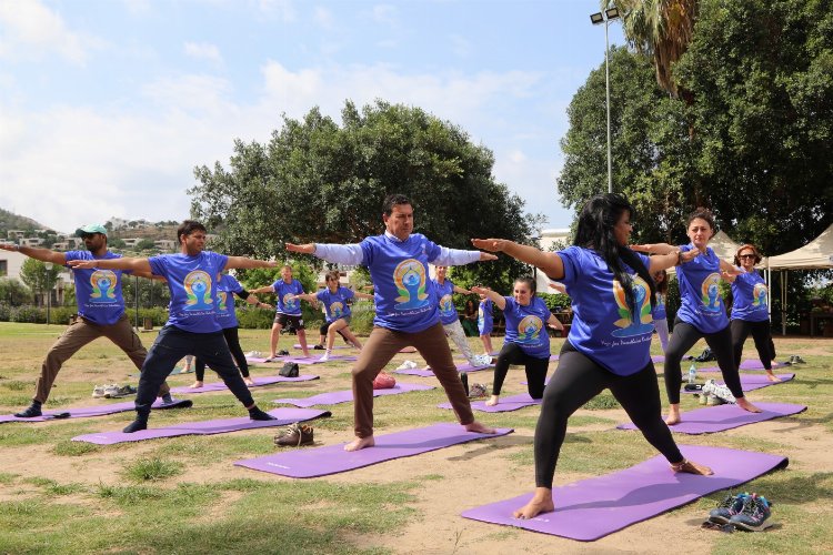 Hindistan Başkonsolosu Bodrum'da yoga yaptı