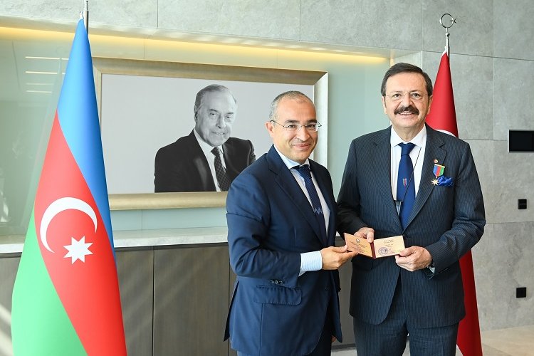 Hisarcıklıoğlu'na Azeri 'Dostluk Nişanı'