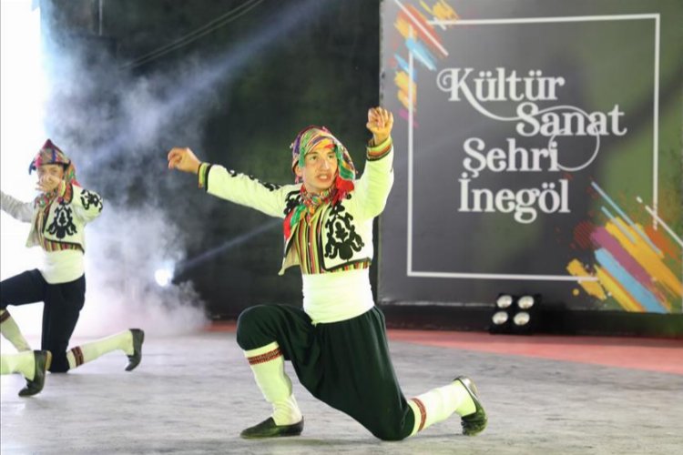 İnegöl'de 'Halk Dansları'ndan muhteşem gece