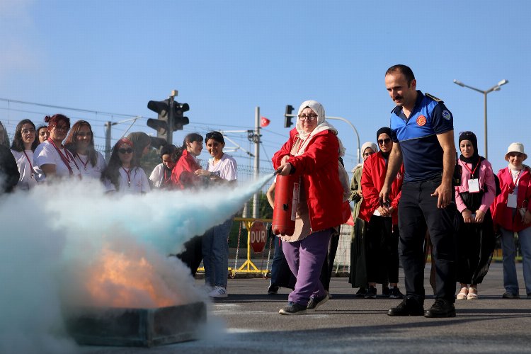 Isparta’dan gelen 40 gönüllüye Sakarya'da yangın eğitimi