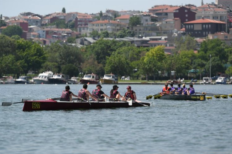 İstanbul'da 'Haliç Su Sporları'na renkli açılış