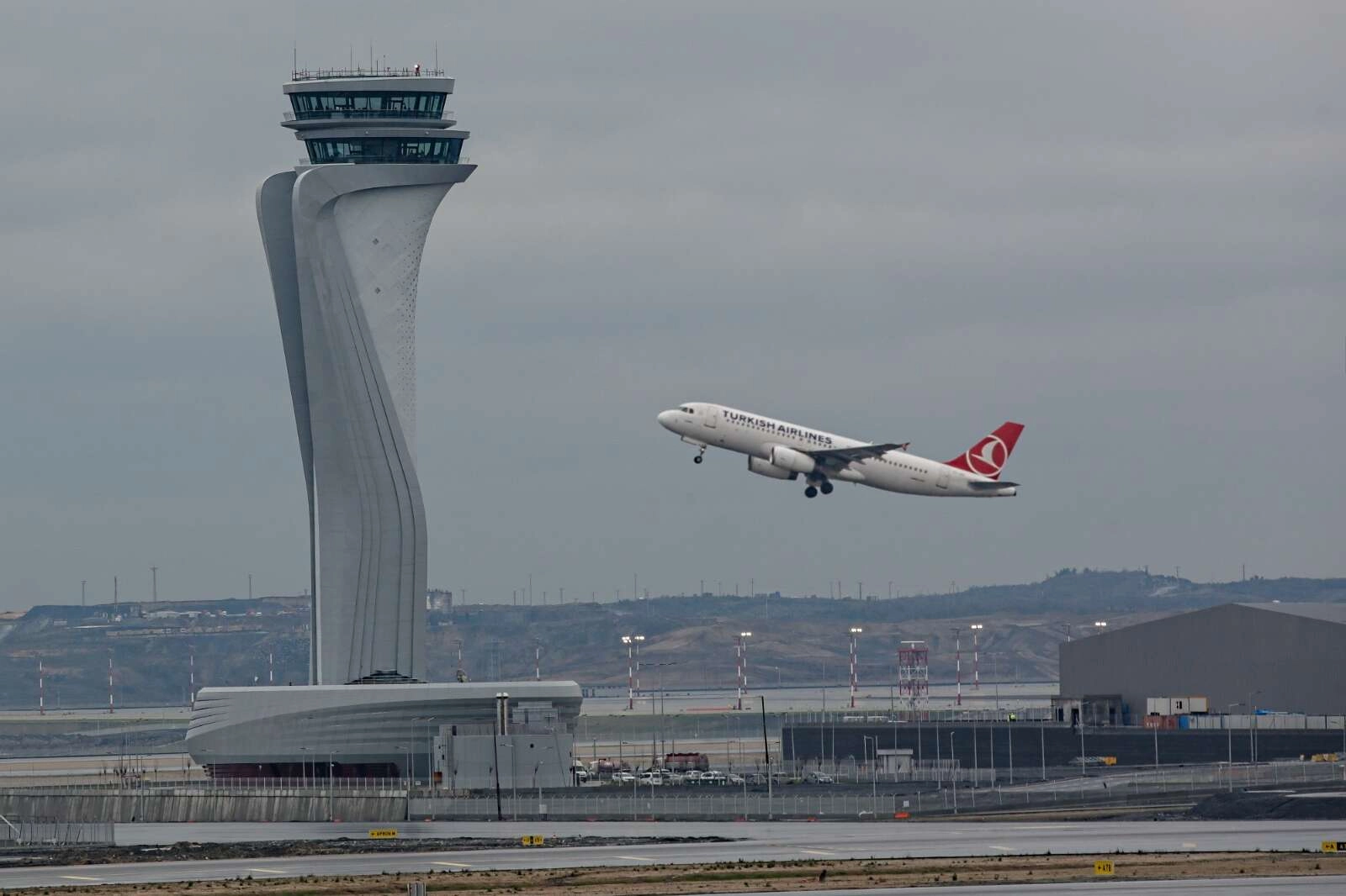 İstanbul Havalimanı dünyada 7'nci, Avrupa'da birinci