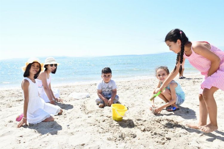 İzmir'de Başkan Gümrükçü, Çiğlileri denizle buluşturdu