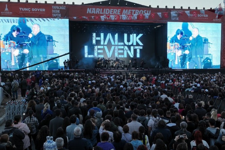 İzmir'de Haluk Levent coşkusu