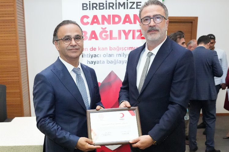 İzmir'de kan bağışçıları sertifikalandı