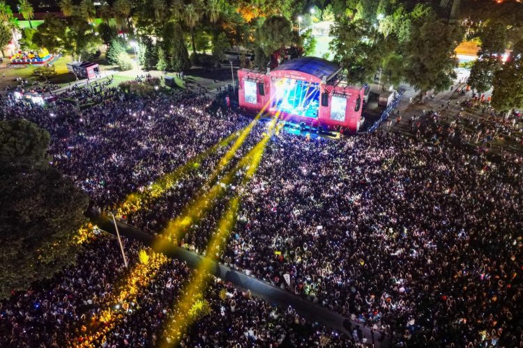 İzmir Fuarı'nda müzik resitali